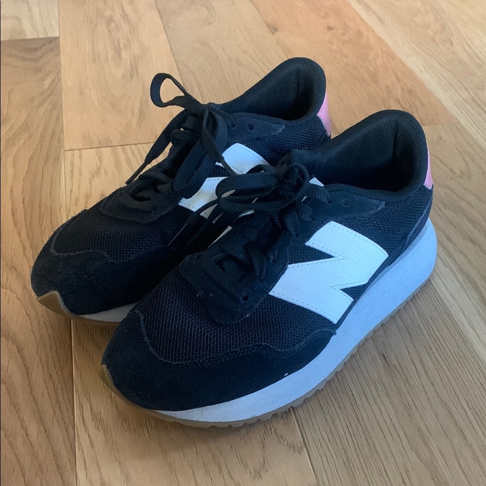 Women's New Balance Black and Pink Sneakers